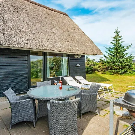 5 Person In Harbo Re Holiday home